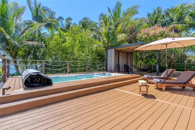 11450 N Bayshore Dr, North Miami, FL 33181 - Photo 42
