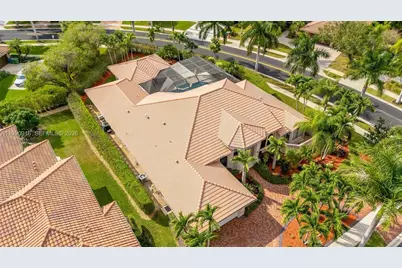 392 Coconut Cir, Weston, FL 33326 - Photo 42