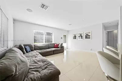 217 E Acre Dr, Plantation, FL 33317 - Photo 6