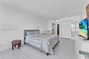 2500 Parkview Dr, Hallandale Beach, FL 33009 - Photo 10
