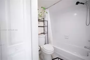 18890 NW 57th Ave, Hialeah, FL 33015 - Photo 18
