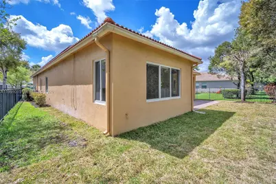 19381 Stonebrook St, Weston, FL 33332 - Photo 42