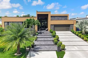 2215 NE 19th St, Fort Lauderdale, FL 33305 - Photo 1