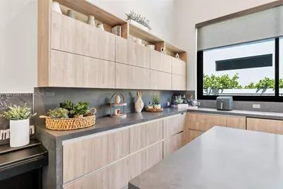 2215 NE 19th St, Fort Lauderdale, FL 33305 - Photo 14