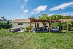 401 NW 83rd Way, Pembroke Pines, FL 33024 - Photo 18