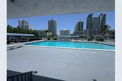 600 Parkview Dr #717, Hallandale Beach, FL 33009 - Photo 28