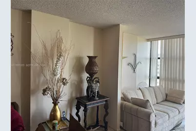 600 Parkview Dr #717, Hallandale Beach, FL 33009 - Photo 16