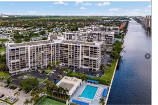 600 Parkview Dr, Hallandale Beach, FL 33009 - Photo 6