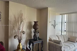 600 Parkview Dr, Hallandale Beach, FL 33009 - Photo 20