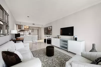 218 SE 14th St #1007, Miami, FL 33131 - Photo 8