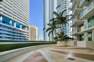 218 SE 14th St, Miami, FL 33131 - Photo 22
