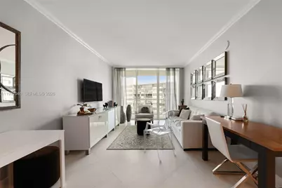 218 SE 14th St #1007, Miami, FL 33131 - Photo 2