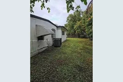 2345 NW 161st St, Miami Gardens, FL 33054 - Photo 2