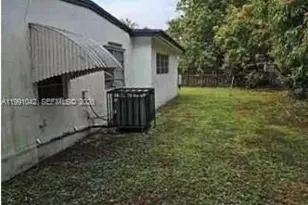 2345 NW 161st St, Miami Gardens, FL 33054 - Photo 2