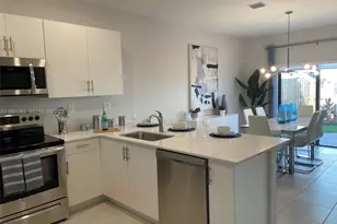 28562 SW 134th Ct, Miami, FL 33033 - Photo 4