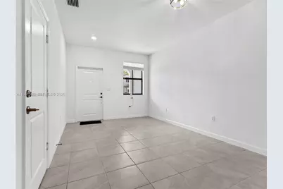 28562 SW 134th Ct, Miami, FL 33033 - Photo 2