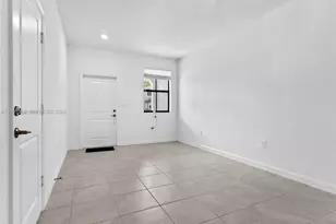 28562 SW 134th Ct, Miami, FL 33033 - Photo 2