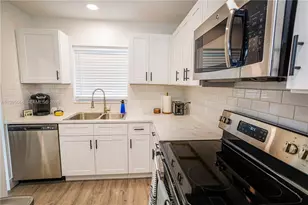 9341 Green Meadows Way, Palm Beach Gardens, FL 33418 - Photo 10