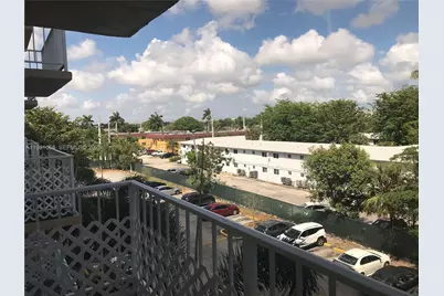 4550 NW 9th St #414E, Miami, FL 33126 - Photo 6