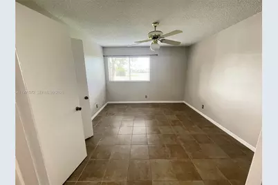 3390 N Pinewalk Dr N #1027, Margate, FL 33063 - Photo 8