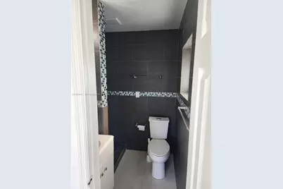 16101 SW 97th Ave #Side/Studio, Miami, FL 33157 - Photo 6