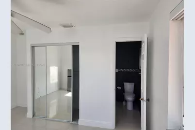 16101 SW 97th Ave #Side/Studio, Miami, FL 33157 - Photo 2
