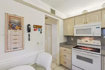 3050 N Holiday Springs Blvd #101, Margate, FL 33063 - Photo 10