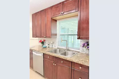 8581 NW 17th St, Plantation, FL 33322 - Photo 14