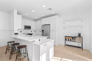 1117 NE 18th Ave, Fort Lauderdale, FL 33304 - Photo 8