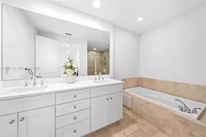 1117 NE 18th Ave #2, Fort Lauderdale, FL 33304 - Photo 16