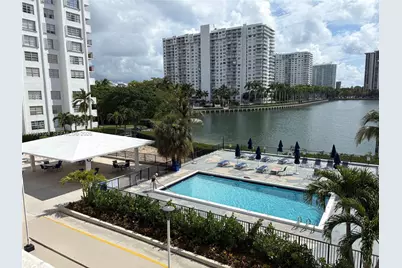 2750 NE 183rd St #1912, Aventura, FL 33160 - Photo 32