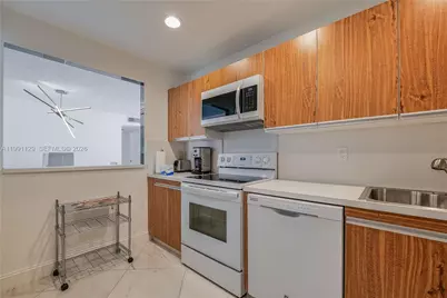 2401 S Ocean Dr #305, Hollywood, FL 33019 - Photo 8