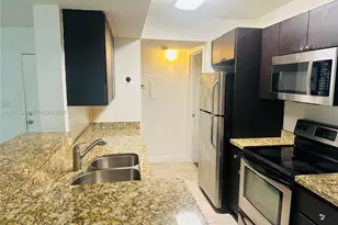 15689 SW 106th Ln, Miami, FL 33196 - Photo 4
