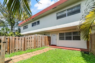 1560 NE 151st St #103, North Miami Beach, FL 33162 - Photo 2