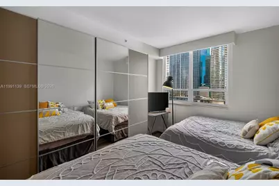 801 Brickell Key Blvd #2502, Miami, FL 33131 - Photo 8