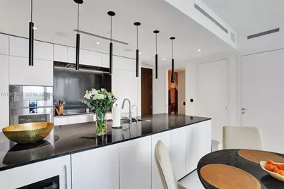 300 Biscayne Boulevard Way #2106W, Miami, FL 33131 - Photo 14