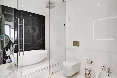 300 Biscayne Boulevard Way #2106W, Miami, FL 33131 - Photo 10
