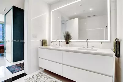 300 Biscayne Boulevard Way #2106W, Miami, FL 33131 - Photo 24