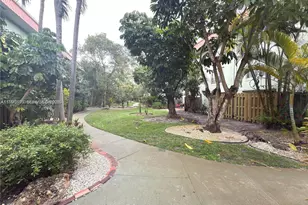 805 W Oakland Park Blvd, Oakland Park, FL 33311 - Photo 26