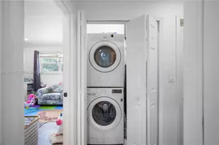 369 NE 158th St, Miami, FL 33162 - Photo 22