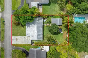 369 NE 158th St, Miami, FL 33162 - Photo 2