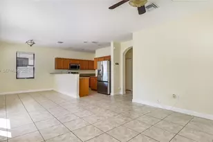 8841 W 34th Ct, Hialeah, FL 33018 - Photo 20
