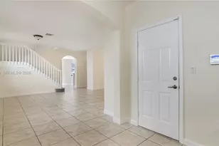 8841 W 34th Ct, Hialeah, FL 33018 - Photo 12