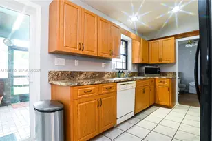 8631 NW 48th St, Lauderhill, FL 33351 - Photo 12