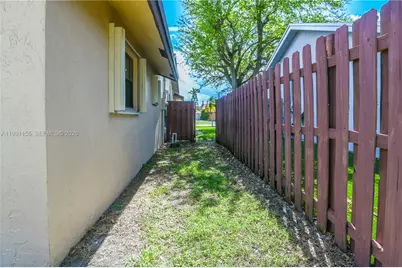 8631 NW 48th St, Lauderhill, FL 33351 - Photo 52