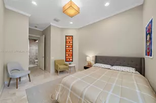 896 W Spinnaker Dr W, Hollywood, FL 33019 - Photo 14
