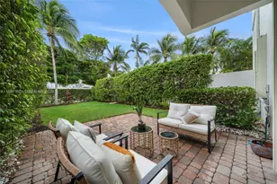 896 W Spinnaker Dr W, Hollywood, FL 33019 - Photo 28