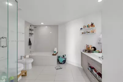 1300 S Miami Ave #1601, Miami, FL 33130 - Photo 18