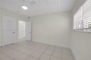 462 Golden Isles Dr, Hallandale Beach, FL 33009 - Photo 22