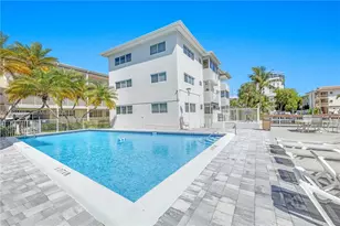 462 Golden Isles Dr, Hallandale Beach, FL 33009 - Photo 10